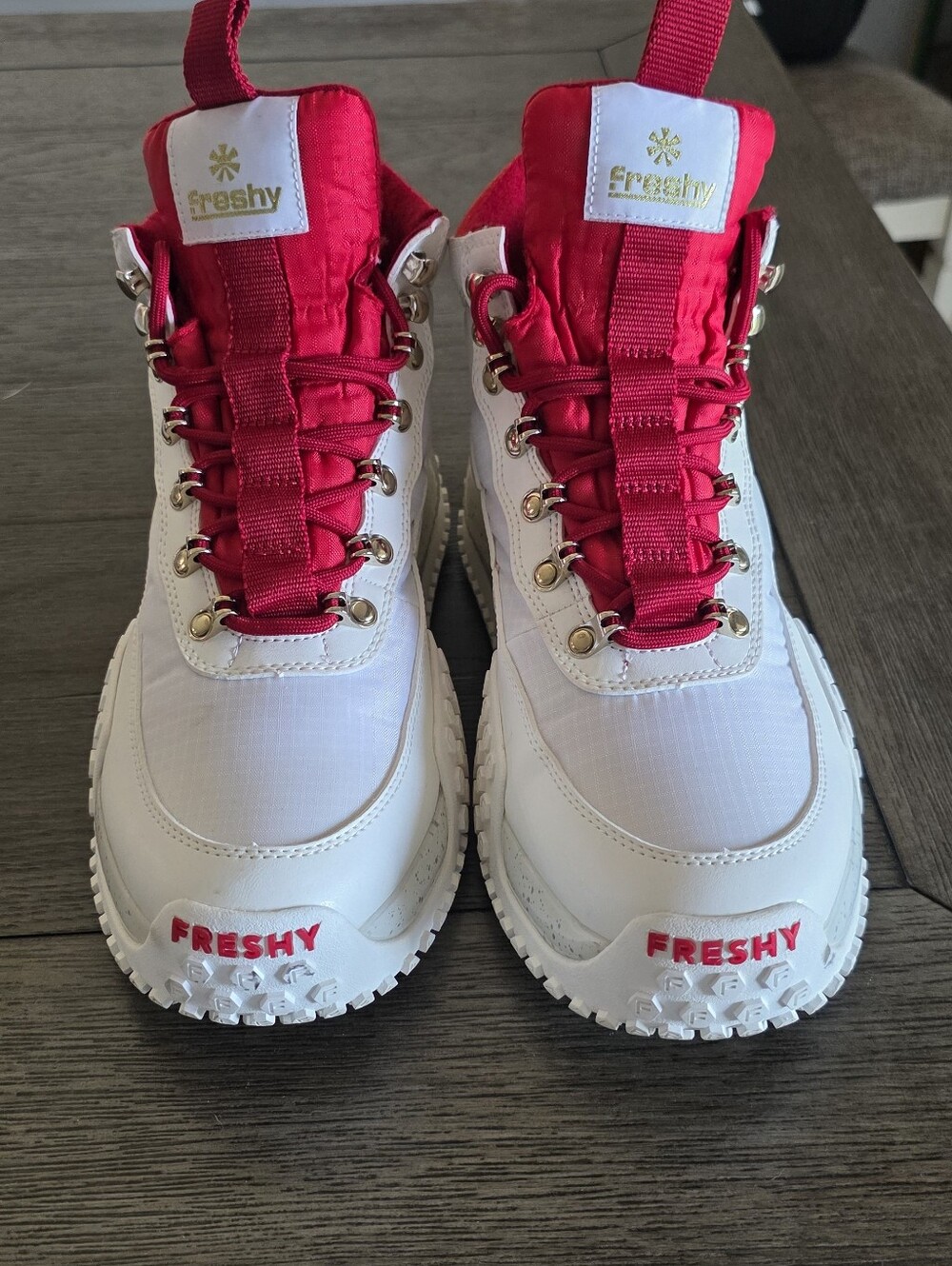 FRESHY White and Red High-Top Sneakers/Boots